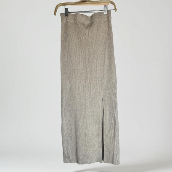 NWT Olive + Oak Rib Knit Tan skirt - Picture 3 of 6